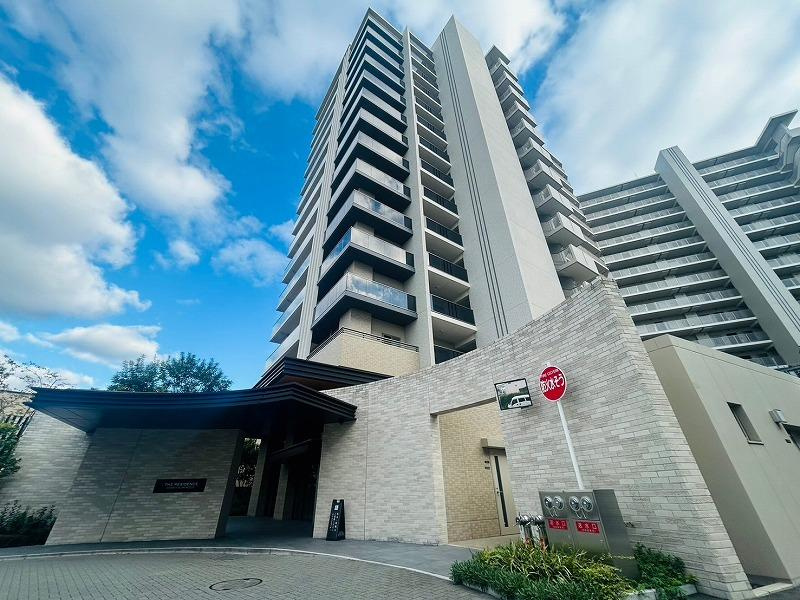 ザ・レジデンス大阪住道の外観|新しい生活にいかがでしょうか？外観はお住まいの顔になります。こだわりたいポイントですね。水回りリフォームやリノベーションも承ってます。
■現地見学・資金計画相談・住宅ローン相談もお問合せ受付中■