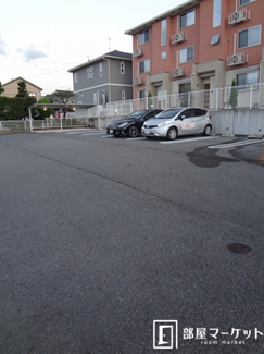 【駐車場】