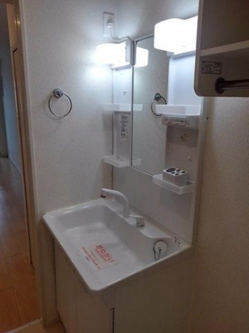 フランフランサクラＢ棟の洗面所|明るい洗面所です★
