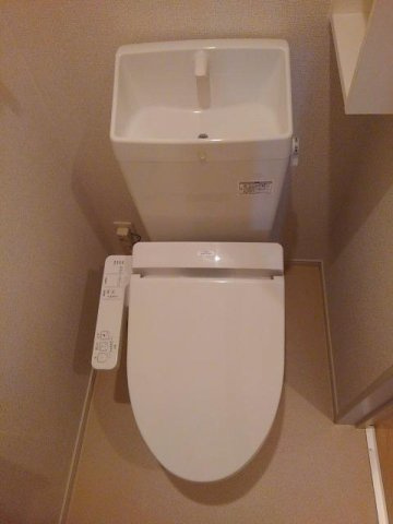 フランフランサクラＢ棟のトイレ|嬉しい温水洗浄便座付き♪