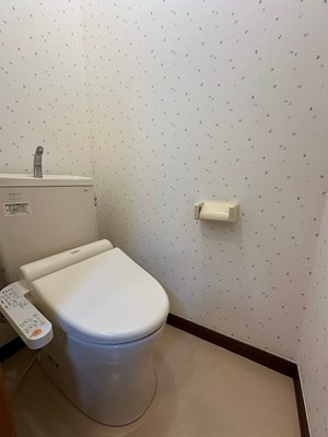 【トイレ】 | グリーンバレー王禅寺A | トイレは温水洗浄便座付き♪人気のバストイレ別です♪トイレが独立していると使いやすいですよね☆