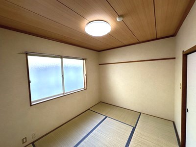 【和室】 | グリーンバレー王禅寺A | 2階・和室6帖☆和室は冬場はコタツでほっこり♪夏は意外と涼しくて使い勝手がいいんですよ♪