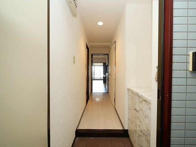 プリンスコート新高の玄関