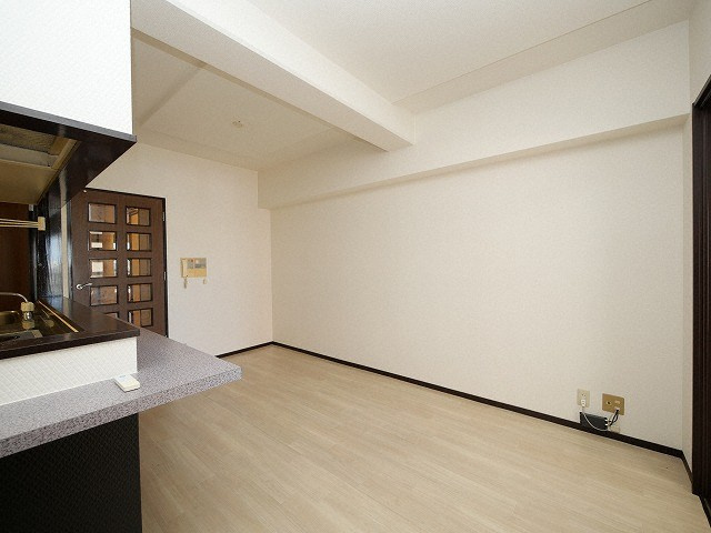 プリンスコート新高の居間・リビング