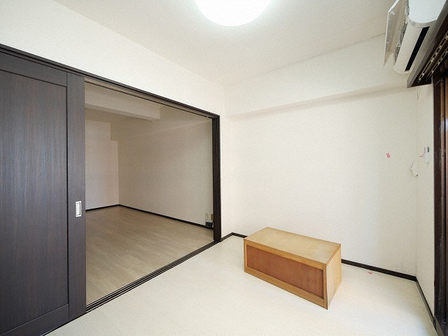 プリンスコート新高の洋室