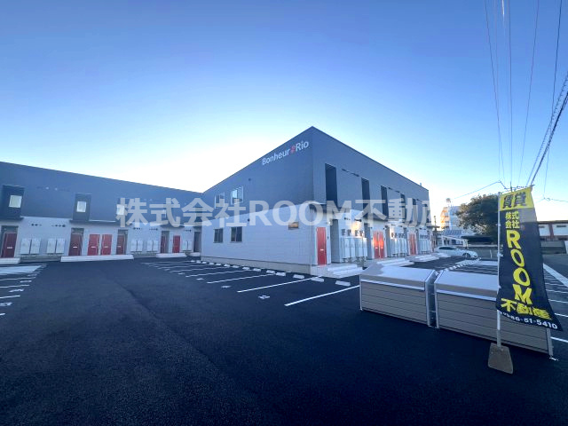 Bonheur・RIO（ボヌール・リオ）の駐車場|ゆったり過ごせるリビングです