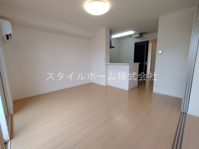 【居間・リビング】 | La Bellezza　Ｂ | 別部屋写真です。