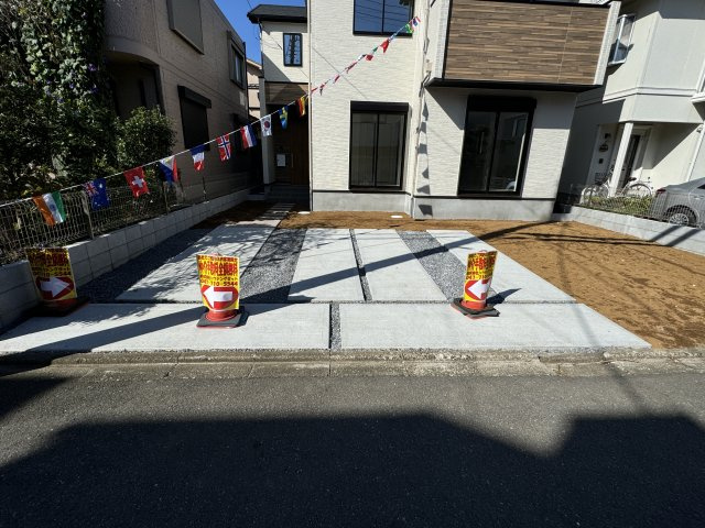 柏市南逆井６丁目新築戸建【逆井小学校：10分】の駐車場|駐車スペース・並列２台駐車可