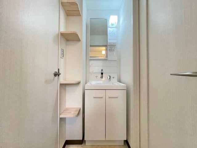 南円明寺ヶ丘団地15棟　1階の独立洗面台