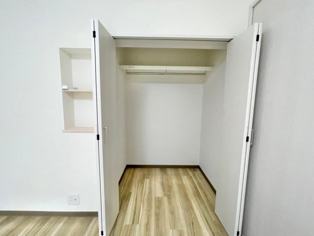 南円明寺ヶ丘団地15棟　1階の収納