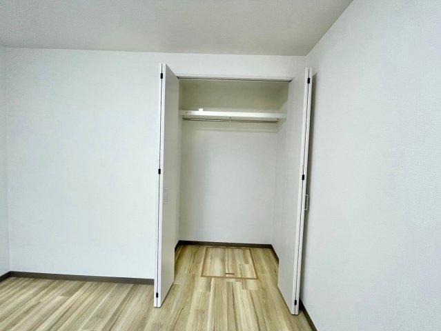 南円明寺ヶ丘団地15棟　1階の収納