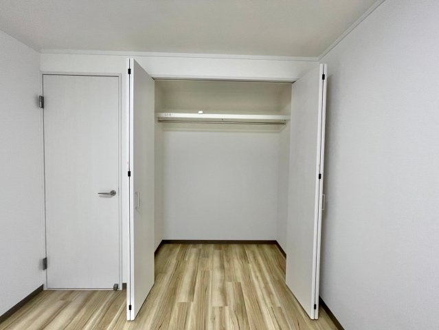 南円明寺ヶ丘団地15棟　1階の収納