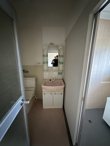 津山市昭和町　売ビルの独立洗面台