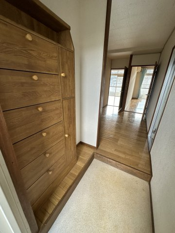 津山市昭和町　売ビルの玄関