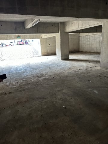 津山市昭和町　売ビルの駐車場|地下駐車場
