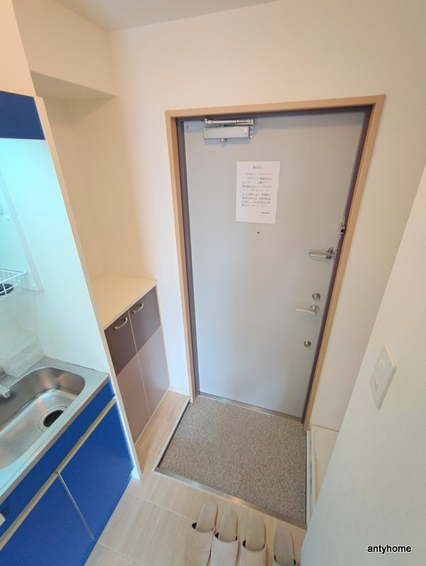 ルミエール新大阪　仲介手数料無料の玄関