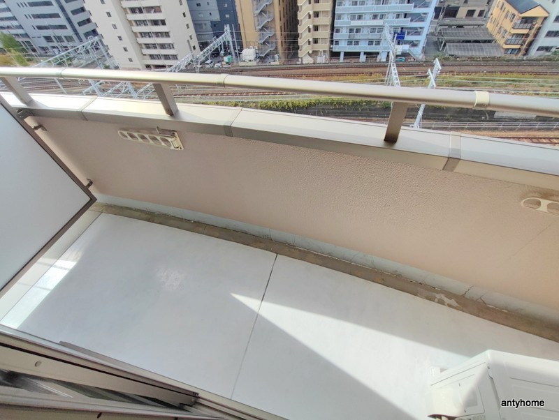 ルミエール新大阪　仲介手数料無料のバルコニー