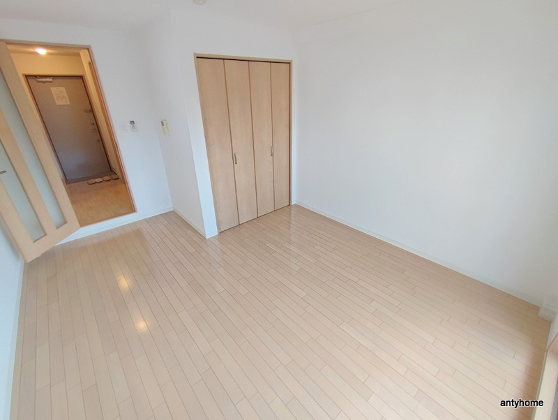 ルミエール新大阪　仲介手数料無料の居間・リビング