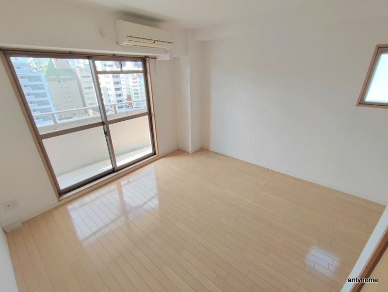 ルミエール新大阪　仲介手数料無料の居間・リビング