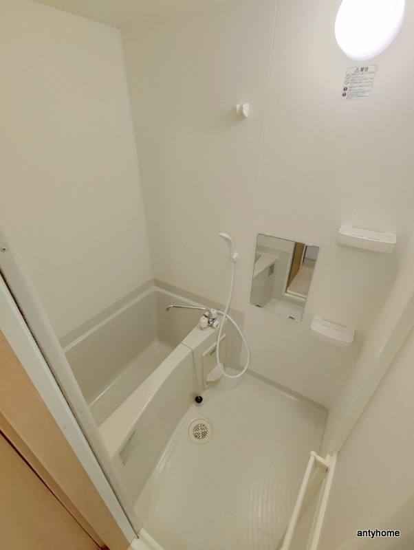 ルミエール新大阪　仲介手数料無料の浴室