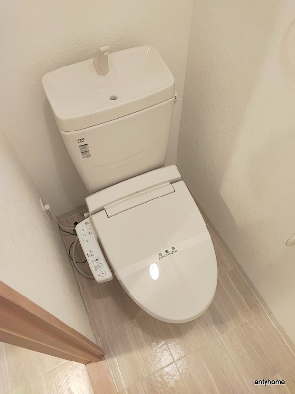 ルミエール新大阪　仲介手数料無料のトイレ