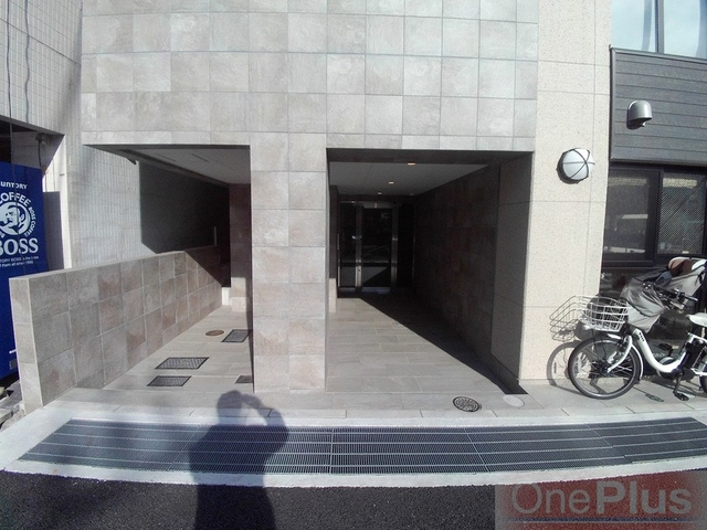 モレス・ヴィラ本山中町のエントランス