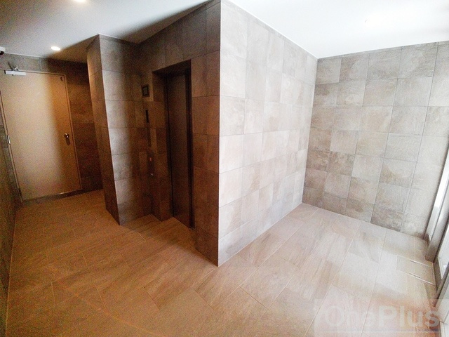 モレス・ヴィラ本山中町のエントランス