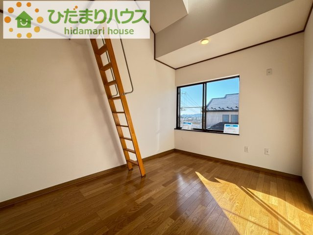 寄居町用土　中古一戸建ての洋室