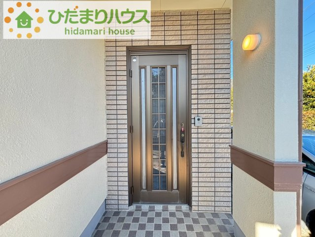 寄居町用土　中古一戸建ての玄関