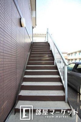 【エントランス】 | Ｓｕｒｐｌｕｓ　ｖｉｓ－ａ－ｖｉｓ B