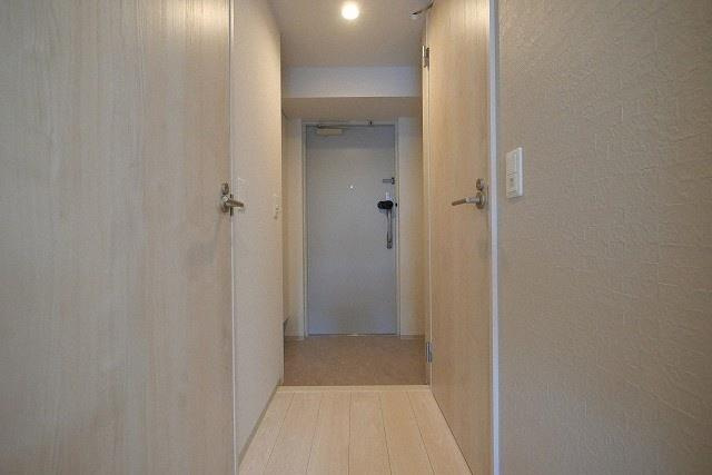 ライブガーデン江坂IXの玄関