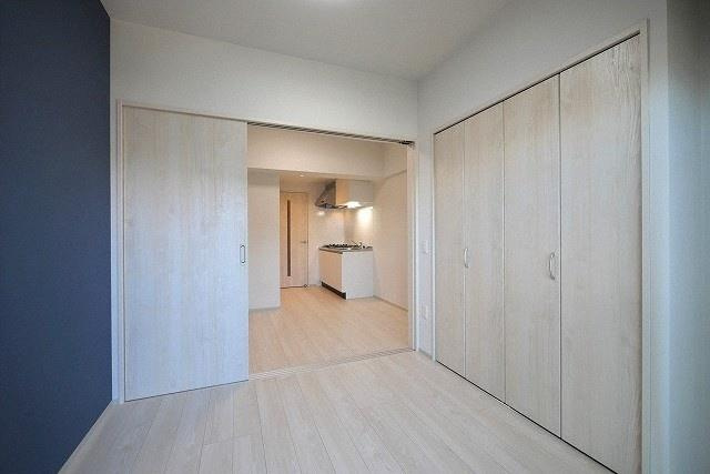 ライブガーデン江坂IXの洋室