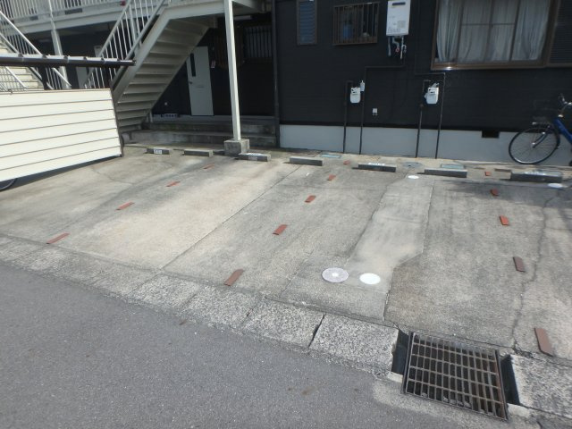 ハッピーハイムの駐車場