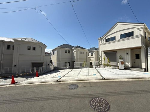 ～全16棟の開発分譲地～　落ち着いた住宅街　入谷東4丁目　新築戸建