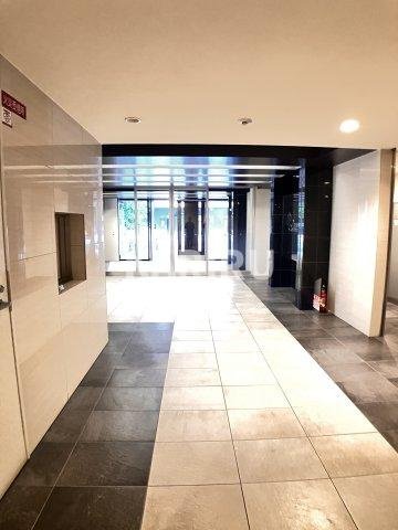 プレサンス堺筋本町駅前のロビー