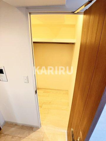 プレサンス堺筋本町駅前の収納