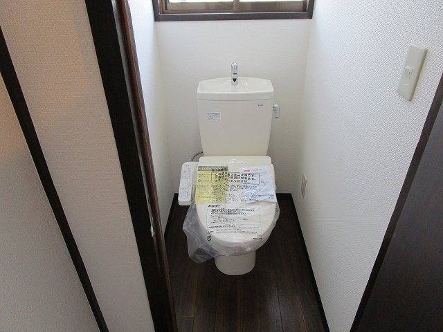 結城市結城のトイレ|新品の温水洗浄機能トイレに交換済みです！