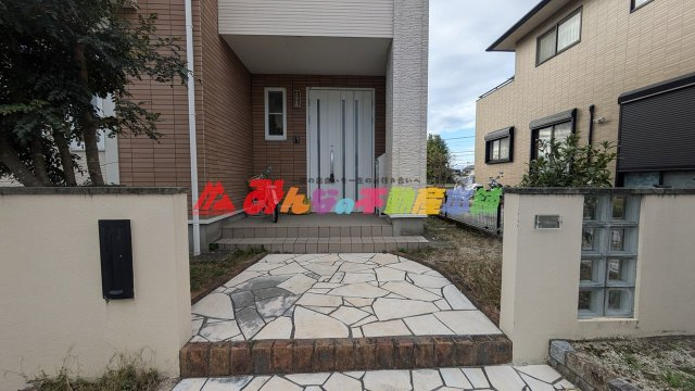 久留米市三潴町玉満の中古一戸建の玄関