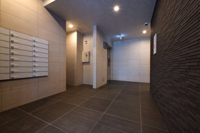 【エントランス】 | LIBTH箱崎駅前