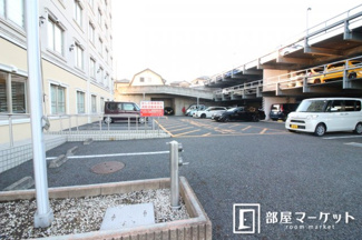 【駐車場】