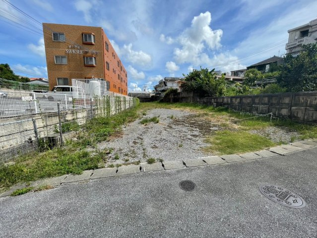 【売地】沖縄市久保田－限定１区画の外観|前面道路含む現地写真です