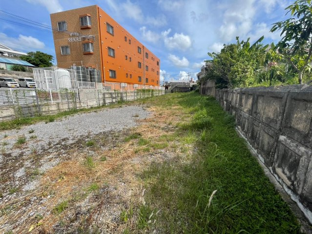 【売地】沖縄市久保田－限定１区画の前面道路含む現地写真|前面道路含む現地写真です