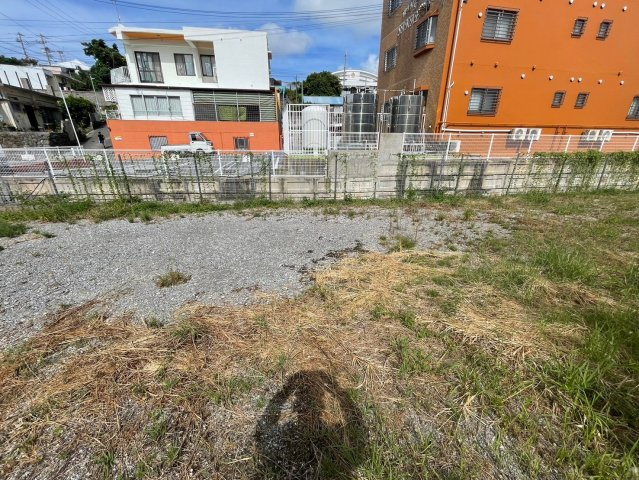 【売地】沖縄市久保田－限定１区画の前面道路含む現地写真|前面道路含む現地写真です