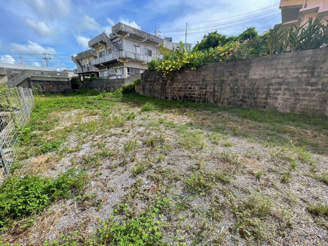 【売地】沖縄市久保田－限定１区画の前面道路含む現地写真|前面道路含む現地写真です