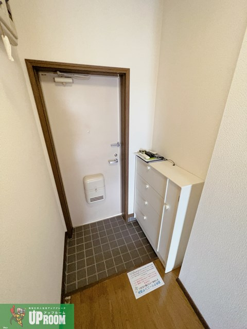 サルートの玄関