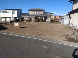 【前面道路含む現地写真】