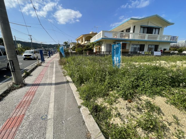 南城市佐敷新里－区画①（全2区画）の外観|南城市佐敷新里
サンサンロード沿いの角地