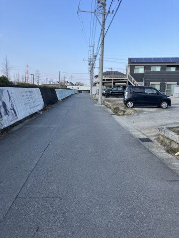 碧南市中松町2丁目の前面道路含む現地写真