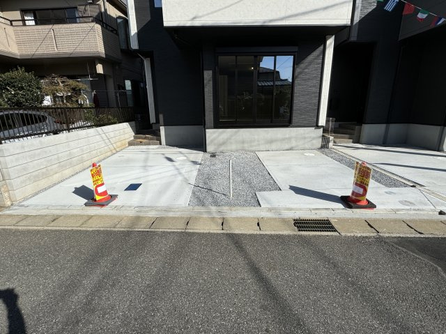 松戸市五香７丁目新築戸建（五香26期）の駐車場|1号棟駐車スペース・並列２台駐車可