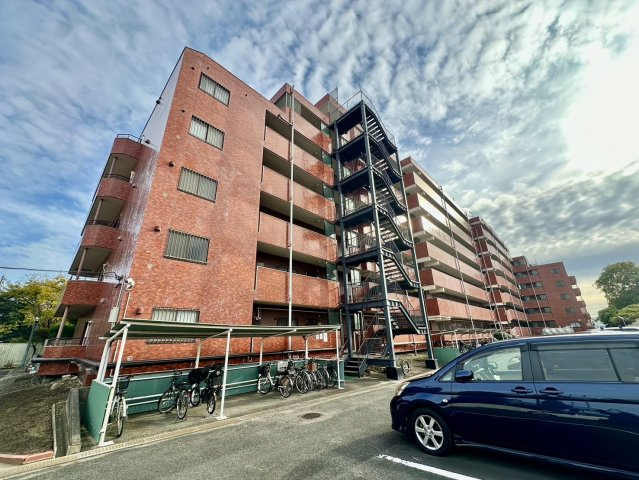 シャンボール第二荒町の外観